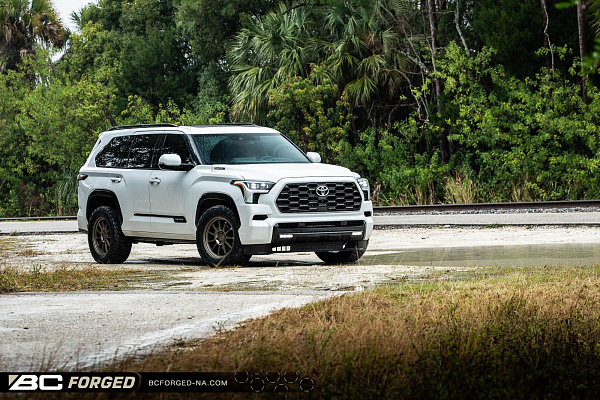 Фото дисков BC Forged TD01 Сатиновая бронза на Toyota Sequoia III