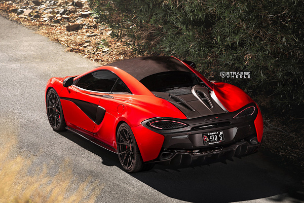 Фото дисков Strasse Wheels SM5R Deep Concave Monoblock Черный глянец на McLaren 570S