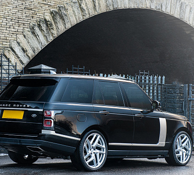 Фото дисков Kahn Type 52 RS на Range Rover IV