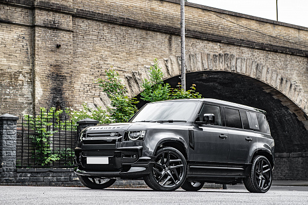 Фото дисков Kahn Type 52 RS Черный сатин на Land Rover Defender II