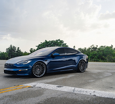 Фото дисков Vossen S17-04 на Tesla Model S
