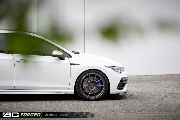 Фото дисков BC Forged KZ15 Глянцевый темный лак на Volkswagen Golf VIII