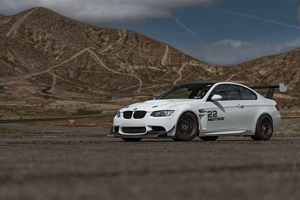 Фото дисков Motegi Racing MF417 Millennium Сатиновая темная бронза на BMW 3/M3 (E90)