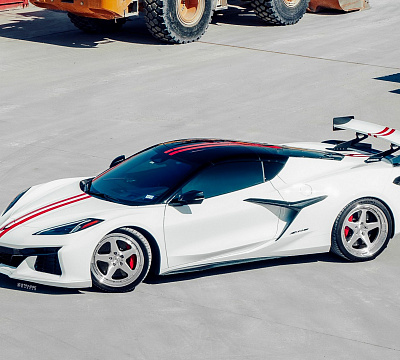 Фото дисков Strasse Wheels S5 Track на Chevrolet Corvette C8