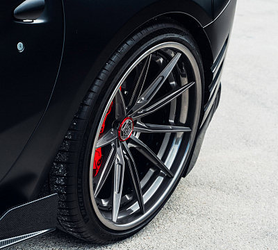 Фото дисков 1886 Wheels G010 на Ferrari 812