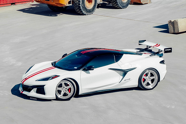 Фото дисков Strasse Wheels S5 Track Глянцевый лак на Chevrolet Corvette C8