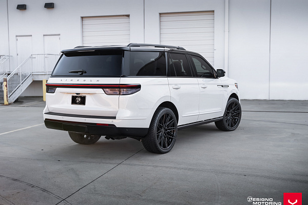 Фото дисков Vossen HF6-5 Черный глянец на Lincoln Navigator IV