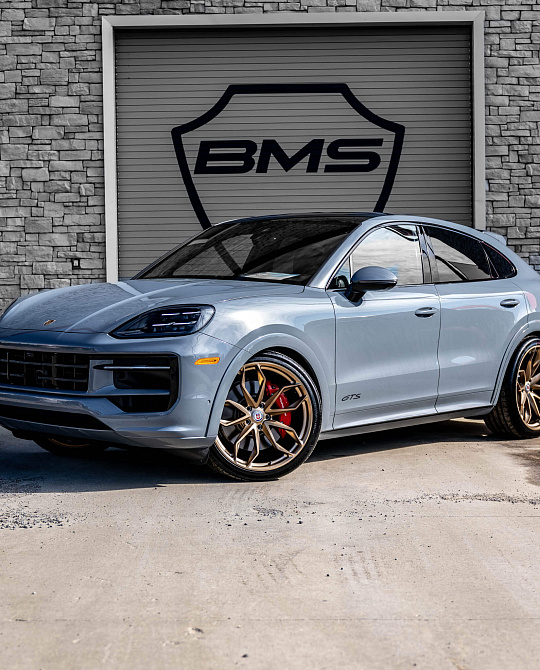 Фото дисков P201 Сатиновое темное золото на Porsche Cayenne III