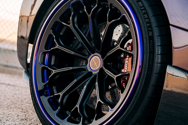 Фото дисков Brixton Forged CM6-RS Черный сатин на McLaren 720S