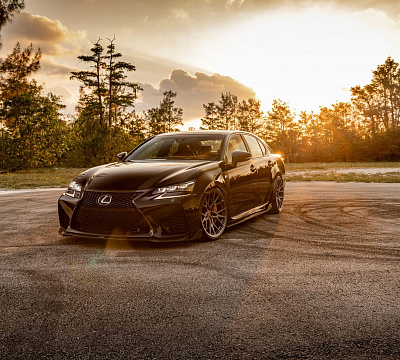 Фото дисков Vossen M-X3 на Lexus GS IV