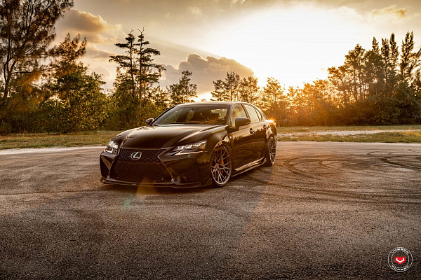 Фото дисков Vossen M-X3 Глянцевый темный лак на Lexus GS IV