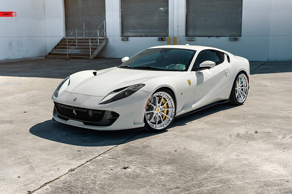 Фото дисков Anrky AN28 Полированный лак на Ferrari 812