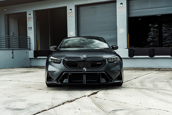 Фото дисков Anrky AN12 Глянцевый темный лак на BMW 5/M5 (G60/G90)
