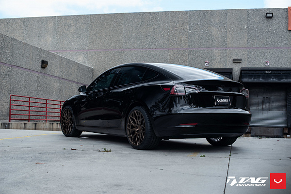 Фото дисков Vossen HF-2 Сатиновая темная бронза на Tesla Model 3