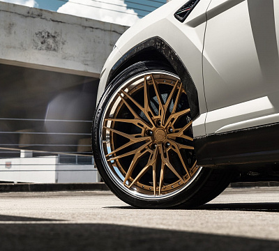 Фото дисков Anrky S3-X1 на Lamborghini Urus