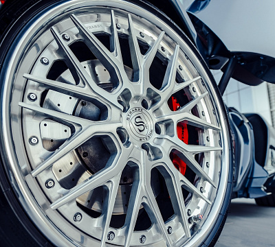 Фото дисков Strasse Wheels SV10M Deep Concave FS на McLaren 650S