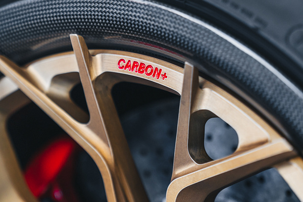 Фото дисков Brixton Forged PF10 Сатиновое темное золото на McLaren 720S