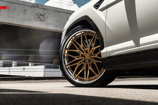 Фото дисков Anrky S3-X1 Сатиновое золото на Lamborghini Urus