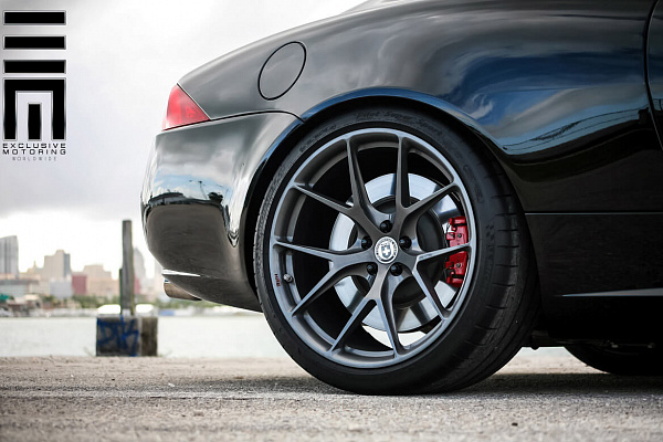 Фото дисков HRE P101 Глянцевый графит на Jaguar XKR II