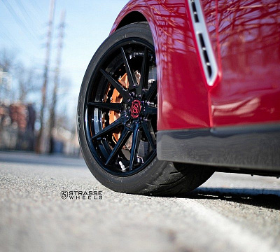 Фото дисков Strasse Wheels R10 Deep Concave FS на Nissan GT-R