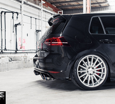 Фото дисков Vossen VFS-2 на Volkswagen Golf VII