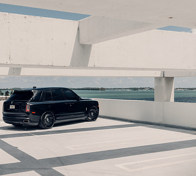 Фото дисков Vossen S17-18 на Rolls-Royce Cullinan