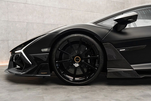 Фото дисков Mansory FV.10 Черный глянец на Lamborghini Revuelto