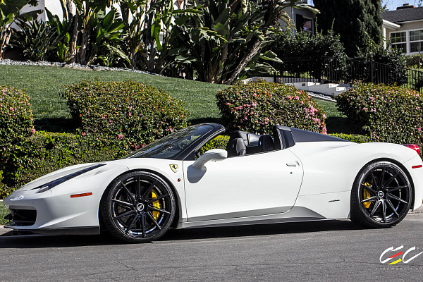 Фото дисков CEC C26 Черный глянец на Ferrari 458