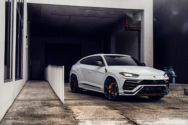 Фото дисков NOVITEC NL4 Черный глянец на Lamborghini Urus
