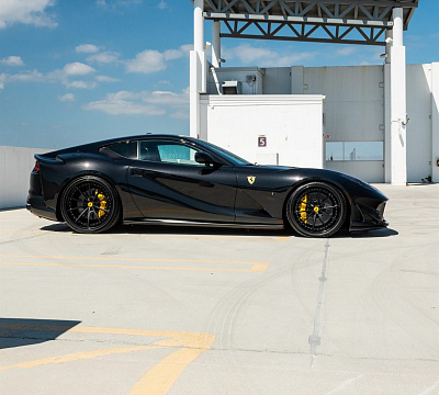 Фото дисков Anrky AN38 на Ferrari 812