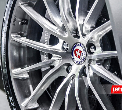 Фото дисков HRE P103 на Aston Martin DB 9 