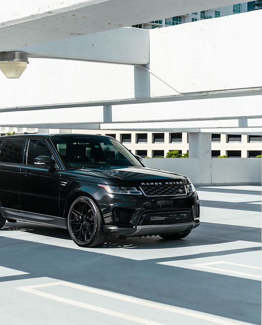Фото дисков HF-7 Черный глянец на Land Rover Range Rover Sport II