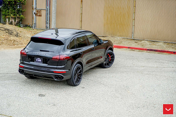 Фото дисков Vossen HF-3 Черный глянец на Porsche Cayenne II