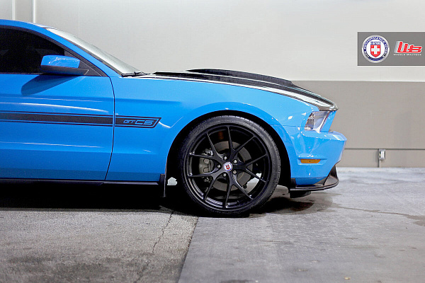 Фото дисков HRE P101 Черный сатин на Ford Mustang V