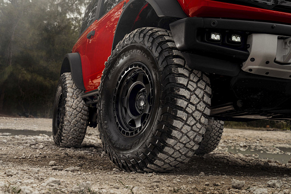 Фото дисков Black Rhino VOYAGER Черный сатин на Ford Bronco