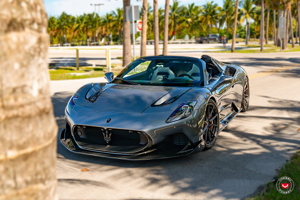 Фото дисков Vossen EVO-2 Глянцевый темный лак на Maserati MC20