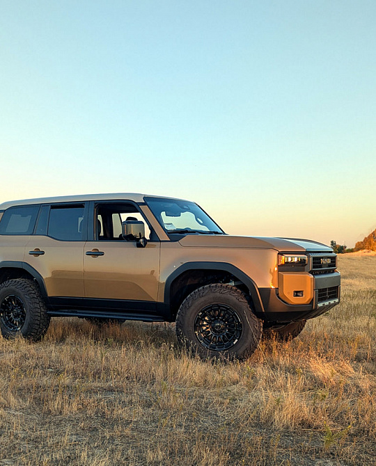 Фото дисков RIVAL Черный сатин на Toyota Land Cruiser Prado 250