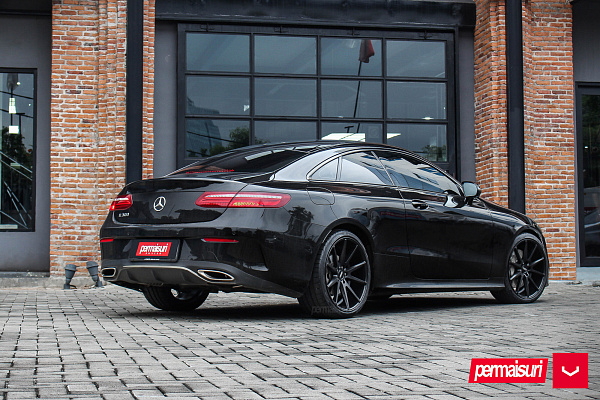 Фото дисков Vossen VFS-1 Черный сатин на Mercedes-Benz E-Class (W213, S213, C238)