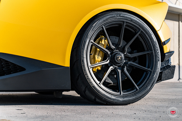 Фото дисков Vossen M-X2 Черный сатин на Lamborghini Huracan