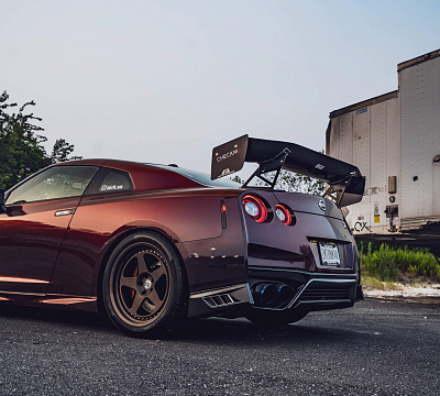 Фото дисков HRE 305 на Nissan GT-R