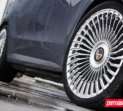 Фото дисков Vossen UV-5 на Land Rover Range Rover Sport III