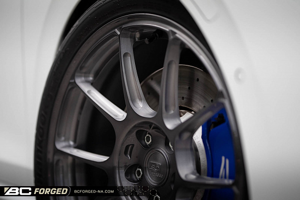 Фото дисков BC Forged KZ15 Глянцевый темный лак на Volkswagen Golf VIII