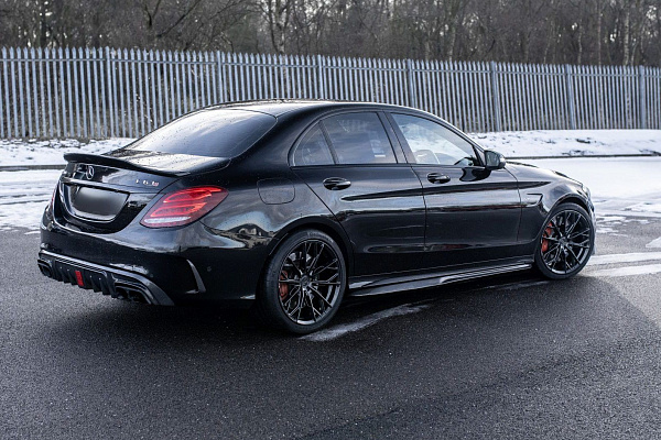 Фото дисков Bola FLS Черный глянец на Mercedes-Benz C-Class (W205)