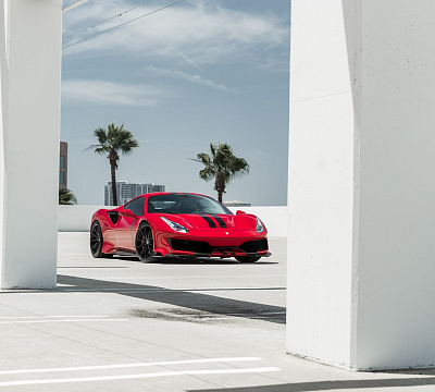 Фото дисков HRE P104SC на Ferrari 488