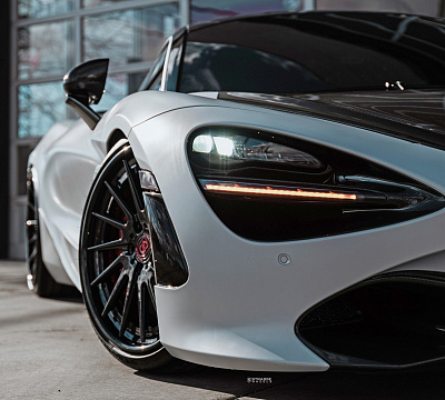 Фото дисков Strasse Wheels SV15T Deep Concave FS на McLaren 720S