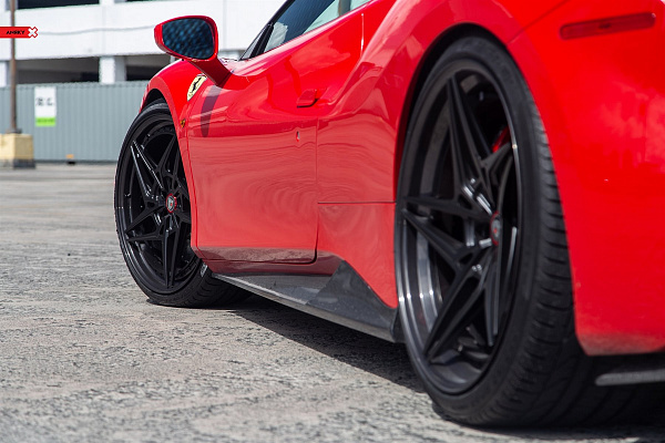 Фото дисков Anrky S3-X3 Черный глянец на Ferrari 488