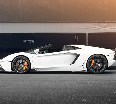 Фото дисков Strasse Wheels SM5R Deep Concave Monoblock на Lamborghini Aventador