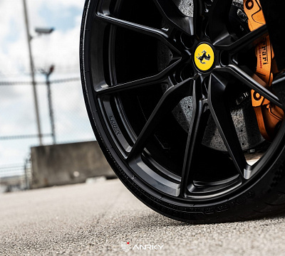 Фото дисков Anrky AN12 на Ferrari 812