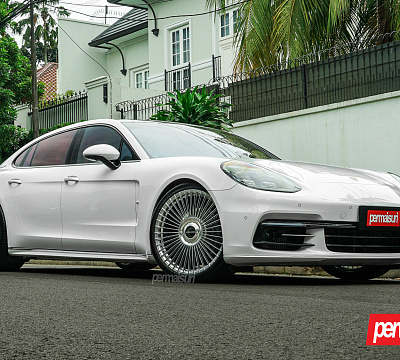 Фото дисков Vossen S17-16 на Porsche Panamera II
