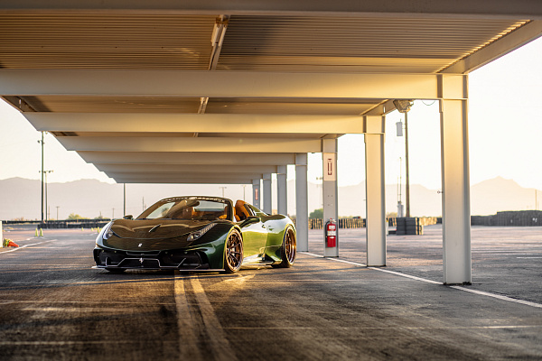 Фото дисков Brixton Forged R11-RS Глянцевая бронза на Ferrari 458